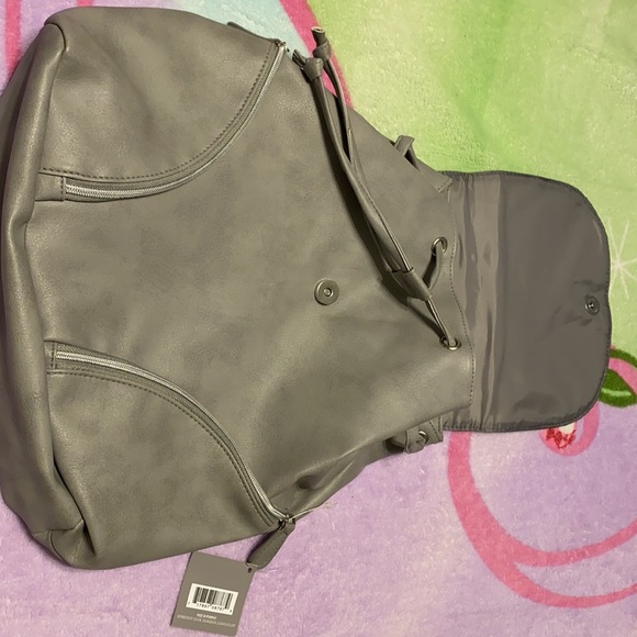 Gray Back pack - Picture 4 of 4